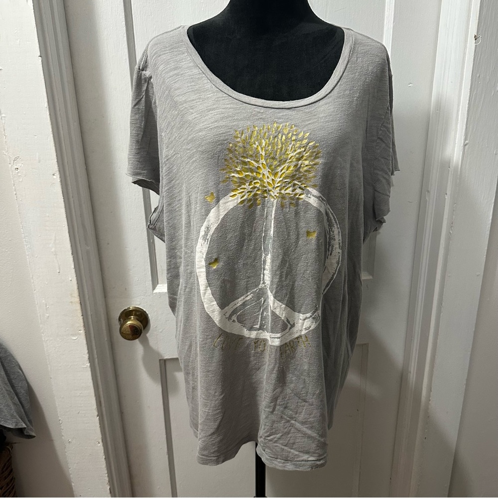 Old Navy Gray Scoop Neck Tee with White Peace Sign and Yellow Floral Detail